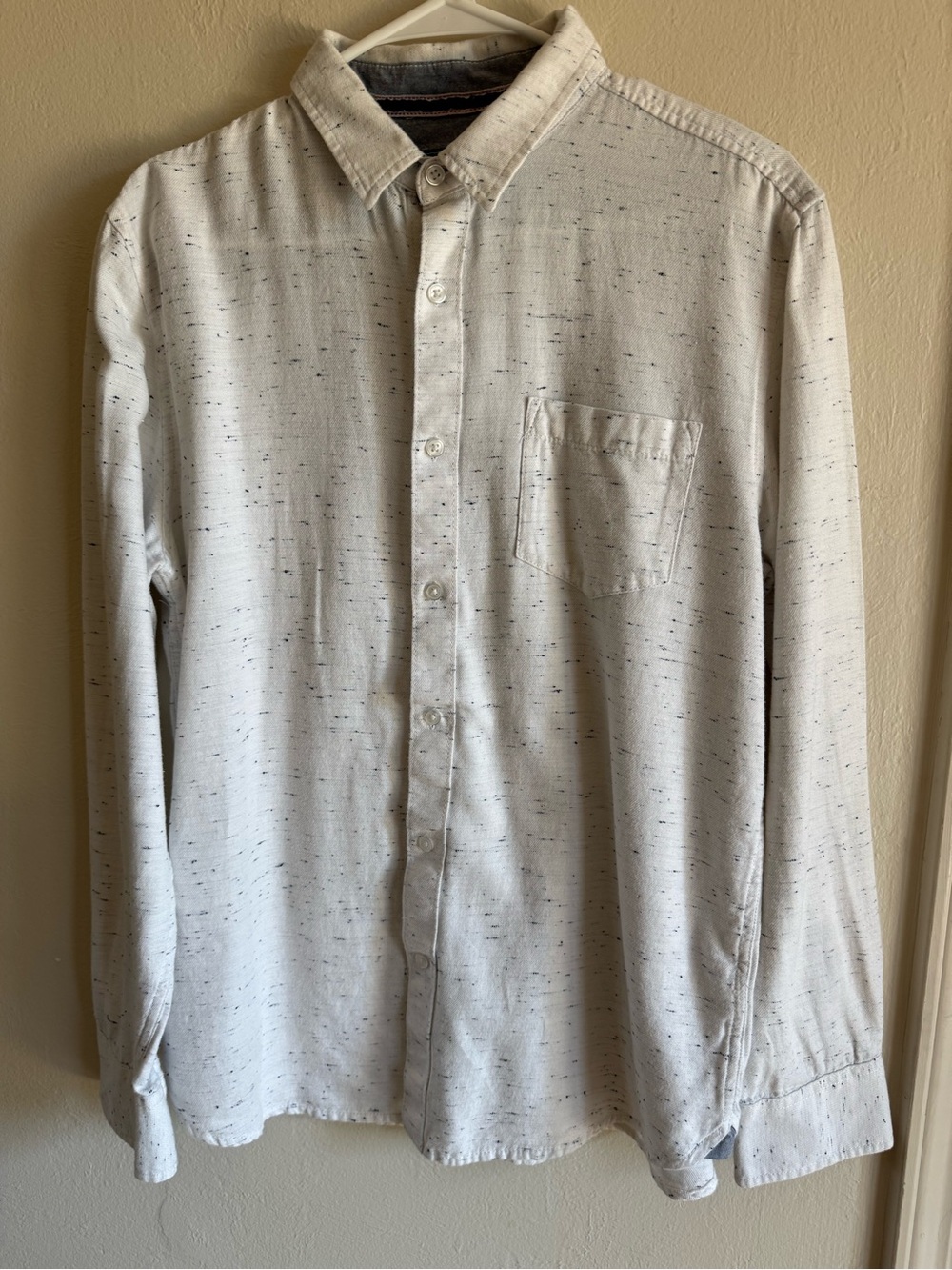 American Rag Cream Speckled Long-Sleeve Button-Down Shirt